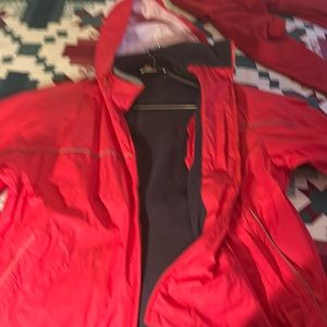 BN Men’s 2XL RED hooded Rain Jacket  with fleece lining